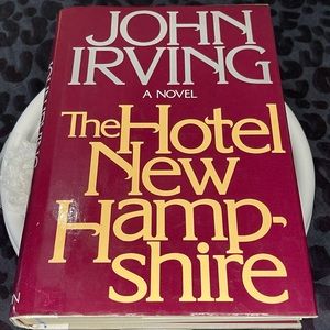 THE HOTEL NEW HAMPSHIRE BY JOHN IRVING